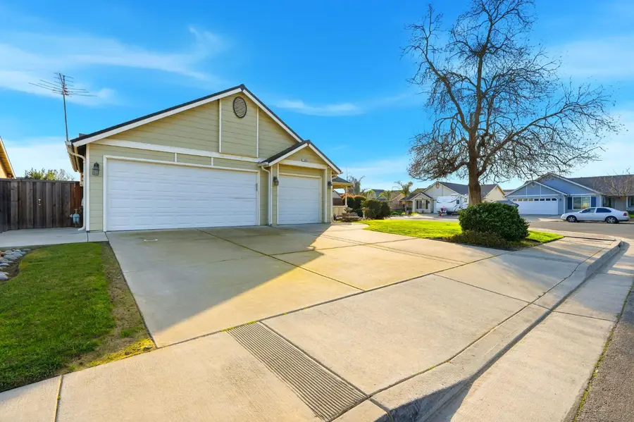 1095 W Saffron Street, Hanford, CA 93230 - Image #3