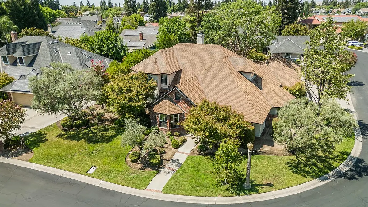 534 E Mariners Circle, Fresno, CA 93730 - Image #1