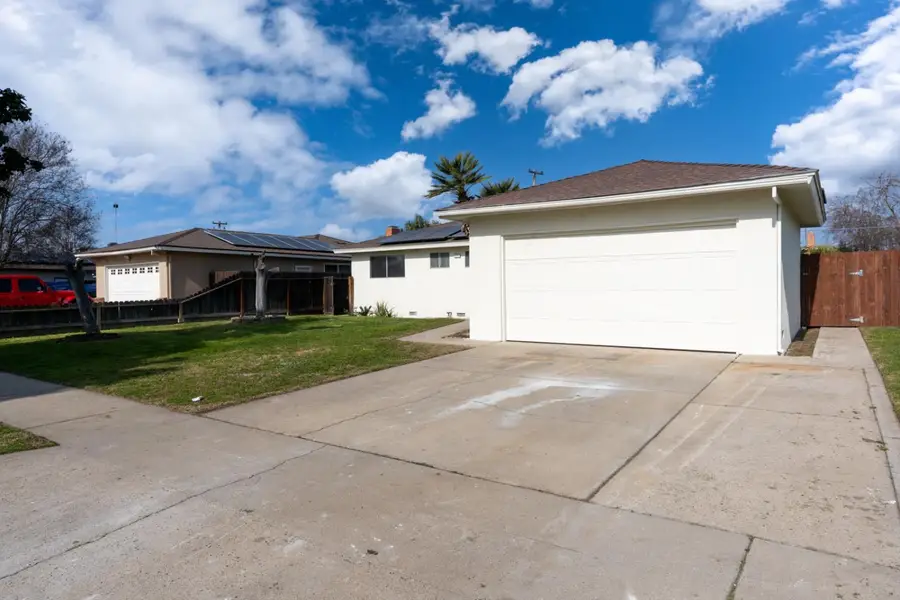 4891 E Rialto Avenue, Fresno, CA 93726 - Image #2