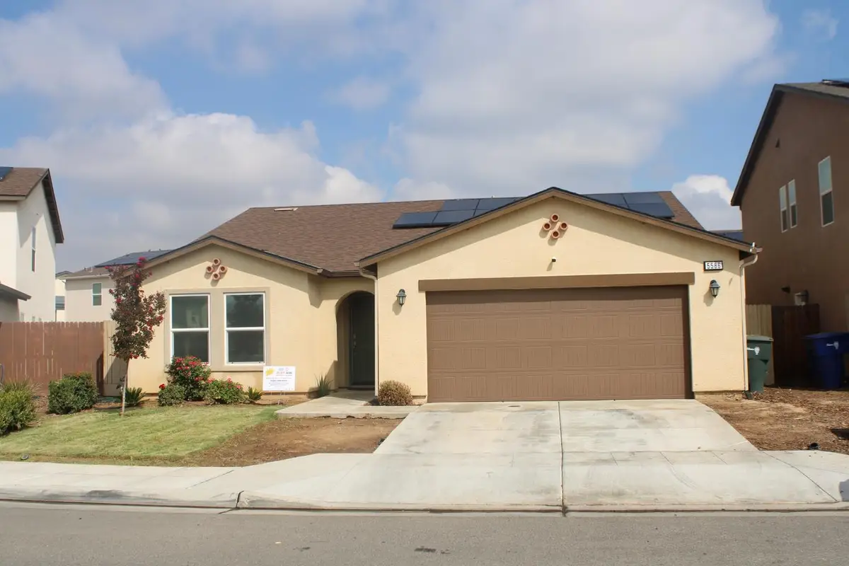 5586 E Saginaw Way, Fresno, CA 93722 - Image #1
