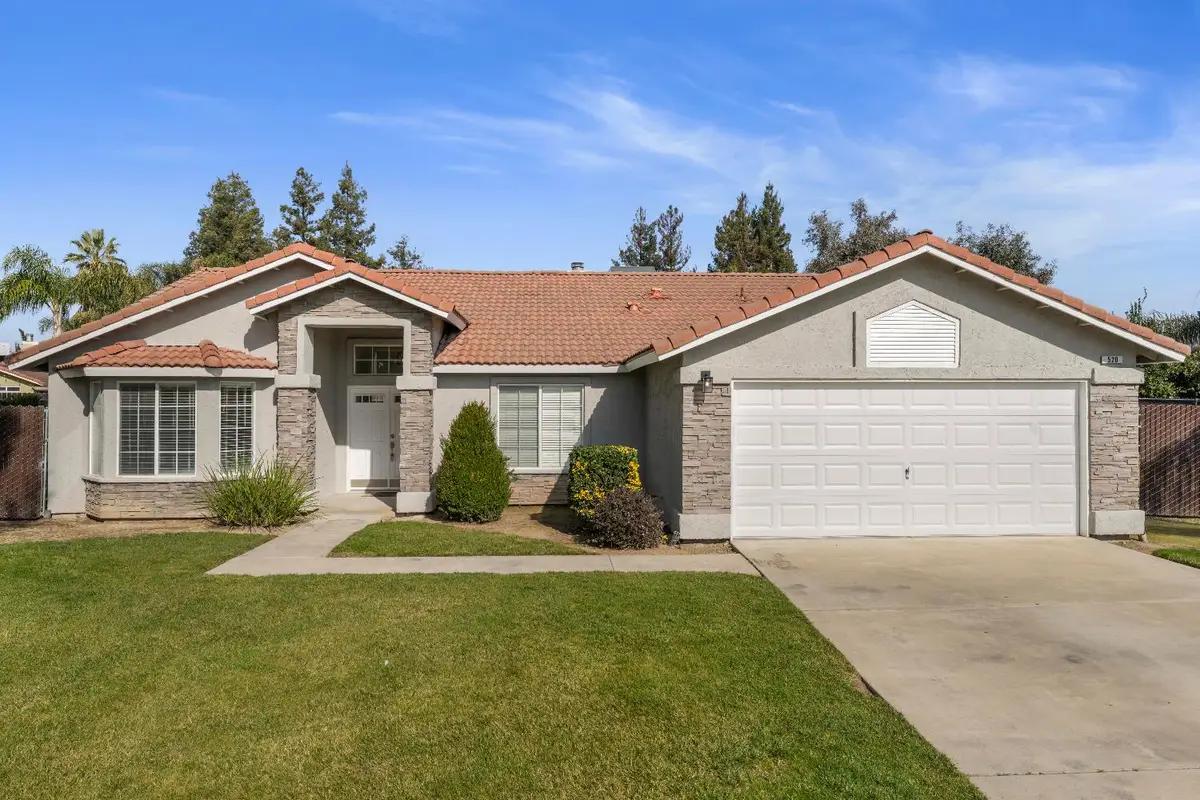520 S Burgundy Street, Kerman, CA 93630 - Image #1