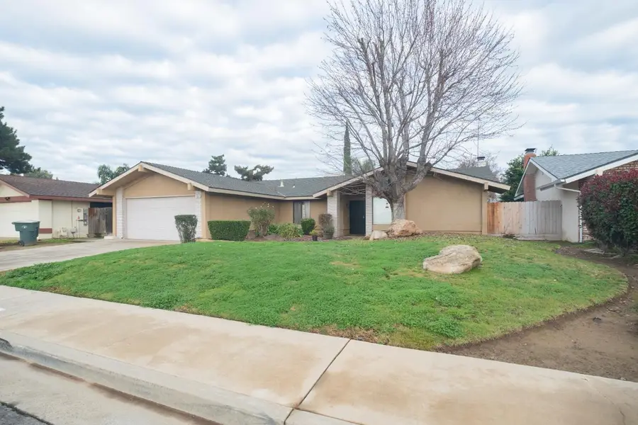 1855 Vartikian Avenue, Clovis, CA 93611 - Image #2