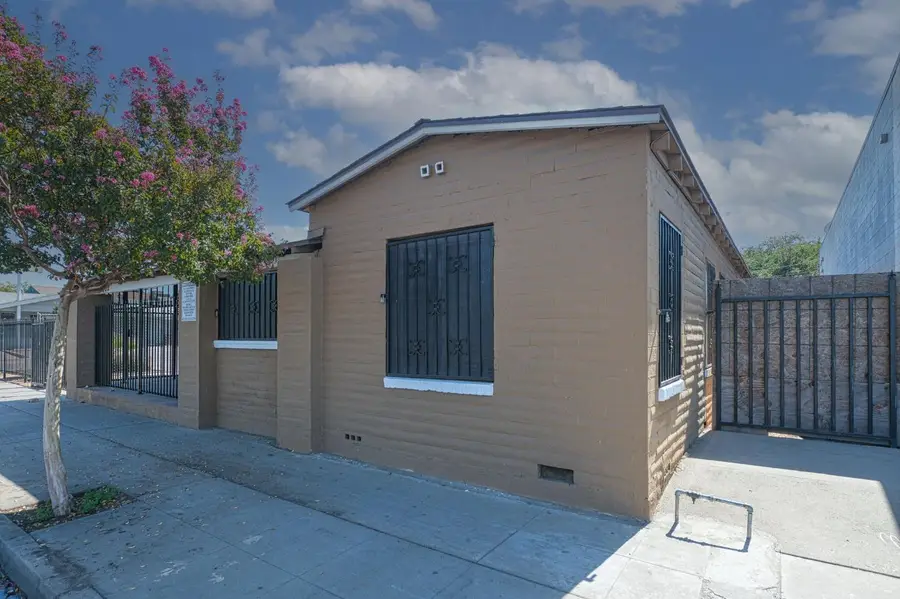332 E Shields Avenue, Fresno, CA 93704 - #2
