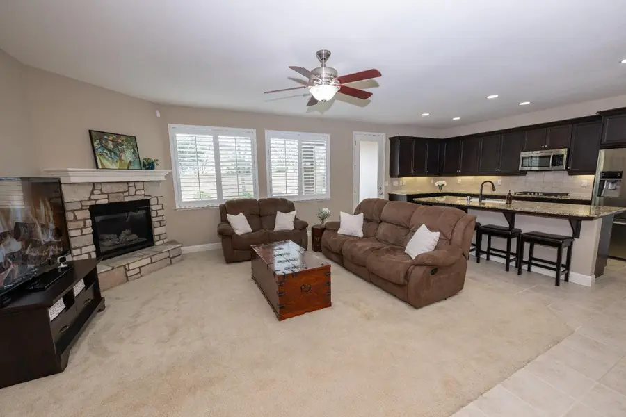 1638 N Mcpherson Lane, Clovis, CA 93619 - Image #2