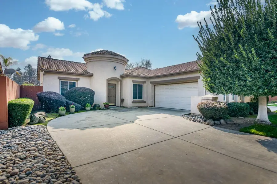 2406 E Marquise Court, Fresno, CA 93720 - Image #2