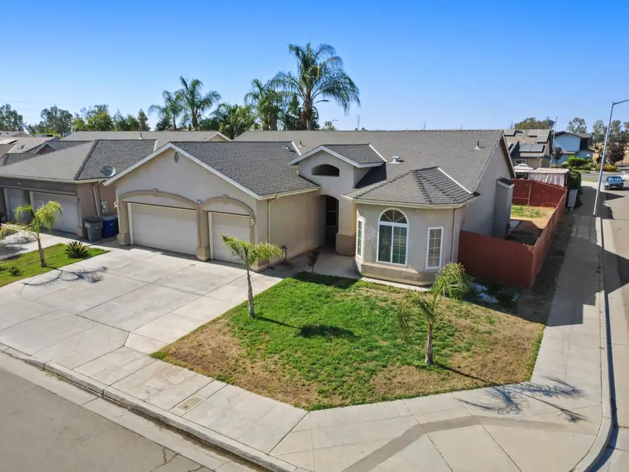 5876 W Acacia Avenue, Fresno, CA 93722 - #3