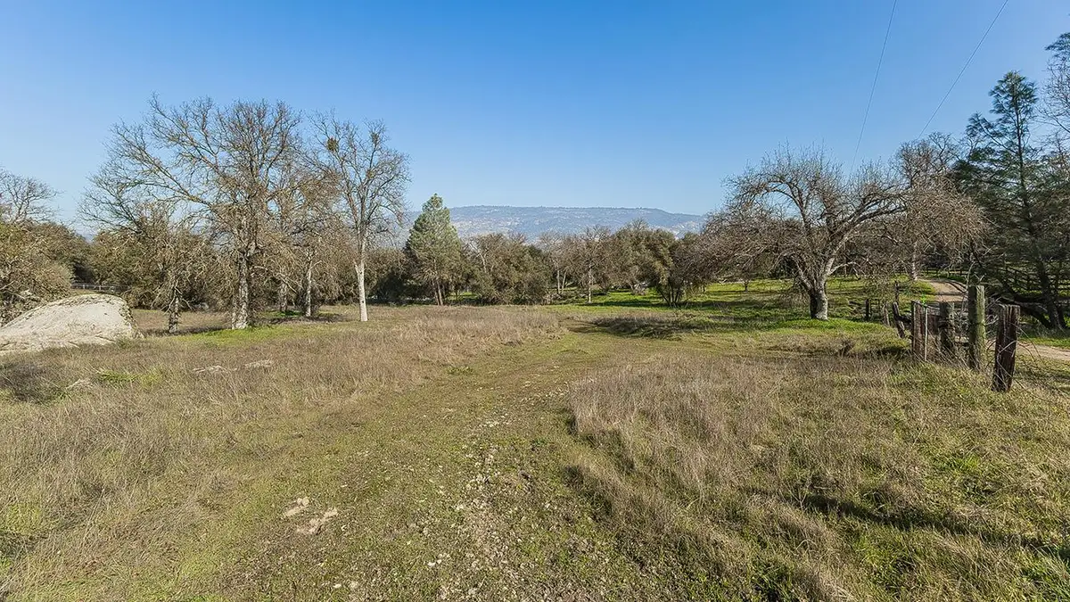 32150 Broken Arrow Lane, Auberry, CA 93602 - Image #1