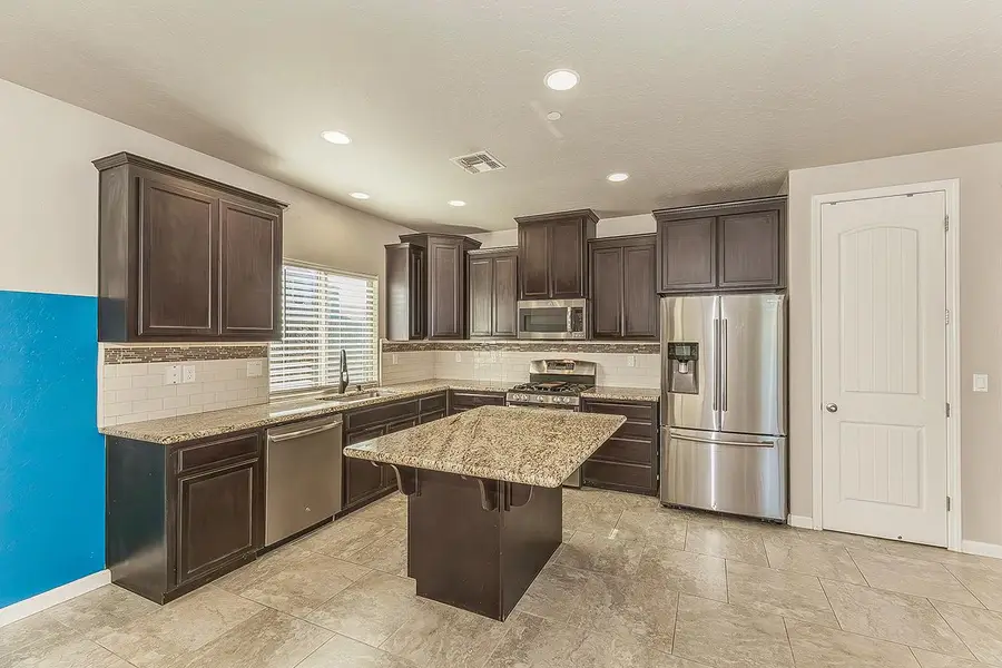 3028 N Hornet Avenue, Fresno, CA 93737 - Image #2