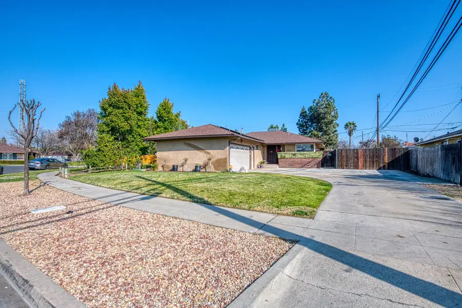 3606 N Callisch Street, Fresno, CA 93726 - Image #3