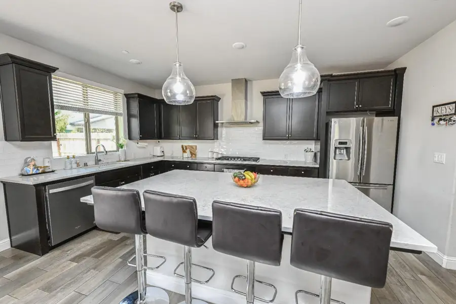 2833 N Armstrong Avenue, Fresno, CA 93727 - Image #2