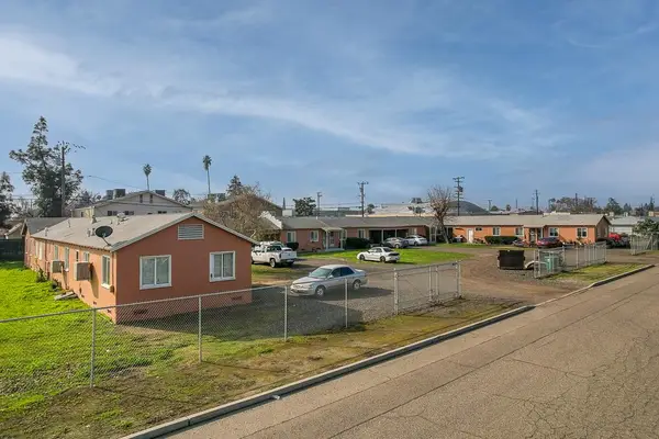 2702 E Hedges Avenue, Fresno, CA 93703