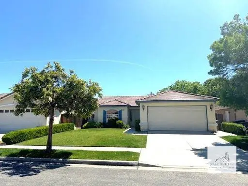 7440 N Mansionette Drive, Fresno, CA 93720 - Image #1