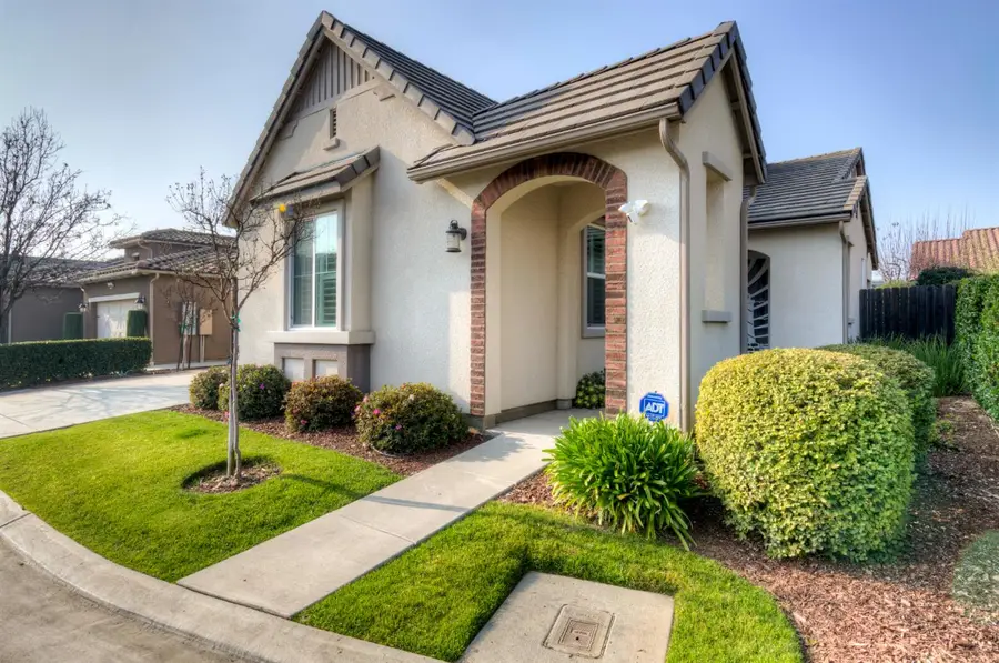 4279 Heritage Avenue, Clovis, CA 93619 - Image #2