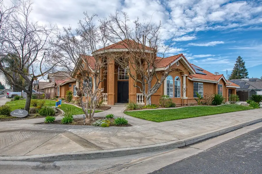 753 Bedford Avenue, Clovis, CA 93611 - Image #2