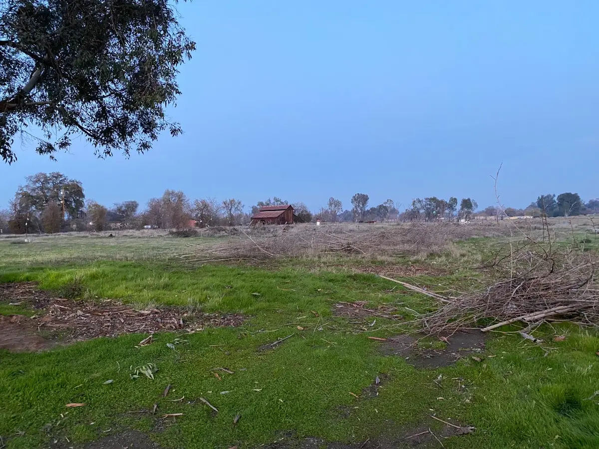 8220 N Fowler, Clovis, CA 93619 - Image #1