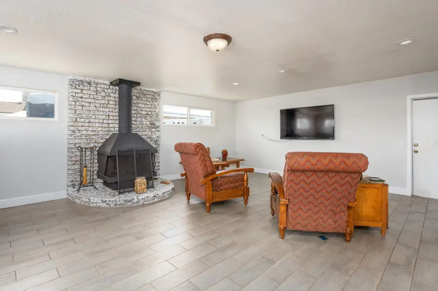 122 E Calimyrna Avenue, Fresno, CA 93710 - Image #3