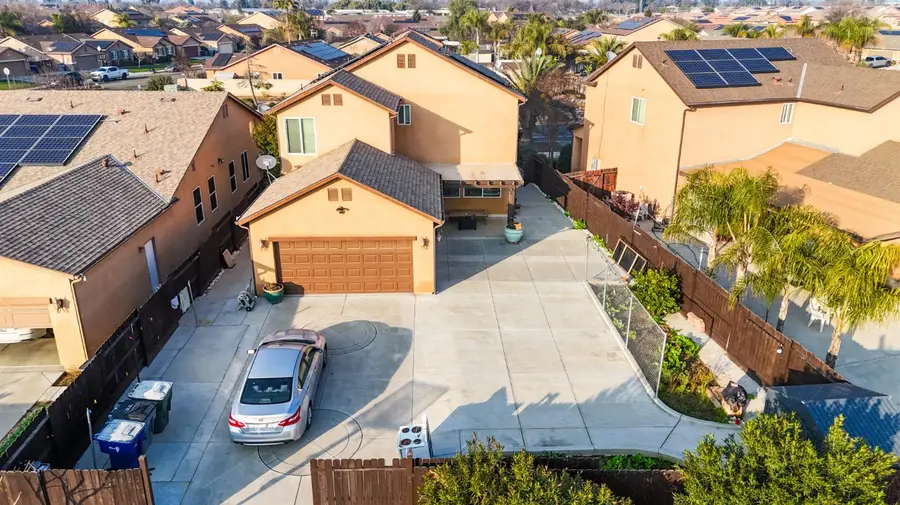 5922 E Fancher Creek Dr, Fresno, CA 93727 - Image #2