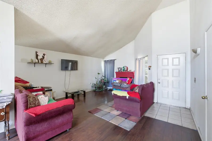 2580 N Knoll Avenue, Fresno, CA 93722 - Image #3