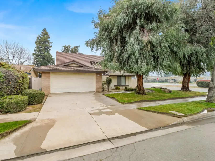 8020 N Angus Street, Fresno, CA 93720 - Image #2