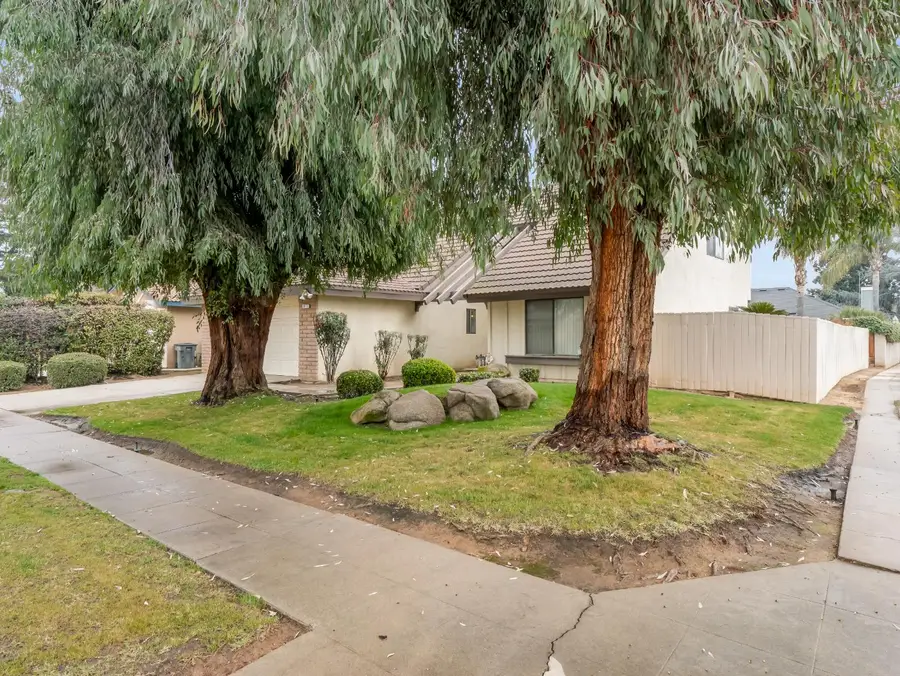 8020 N Angus Street, Fresno, CA 93720 - Image #3