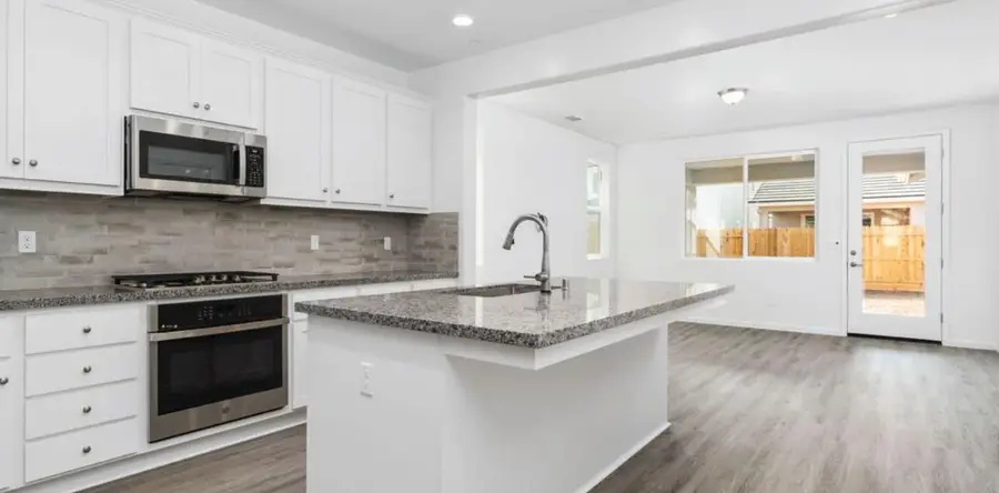 2231 N Bliss Avenue, Fresno, CA 93727 - Image #3