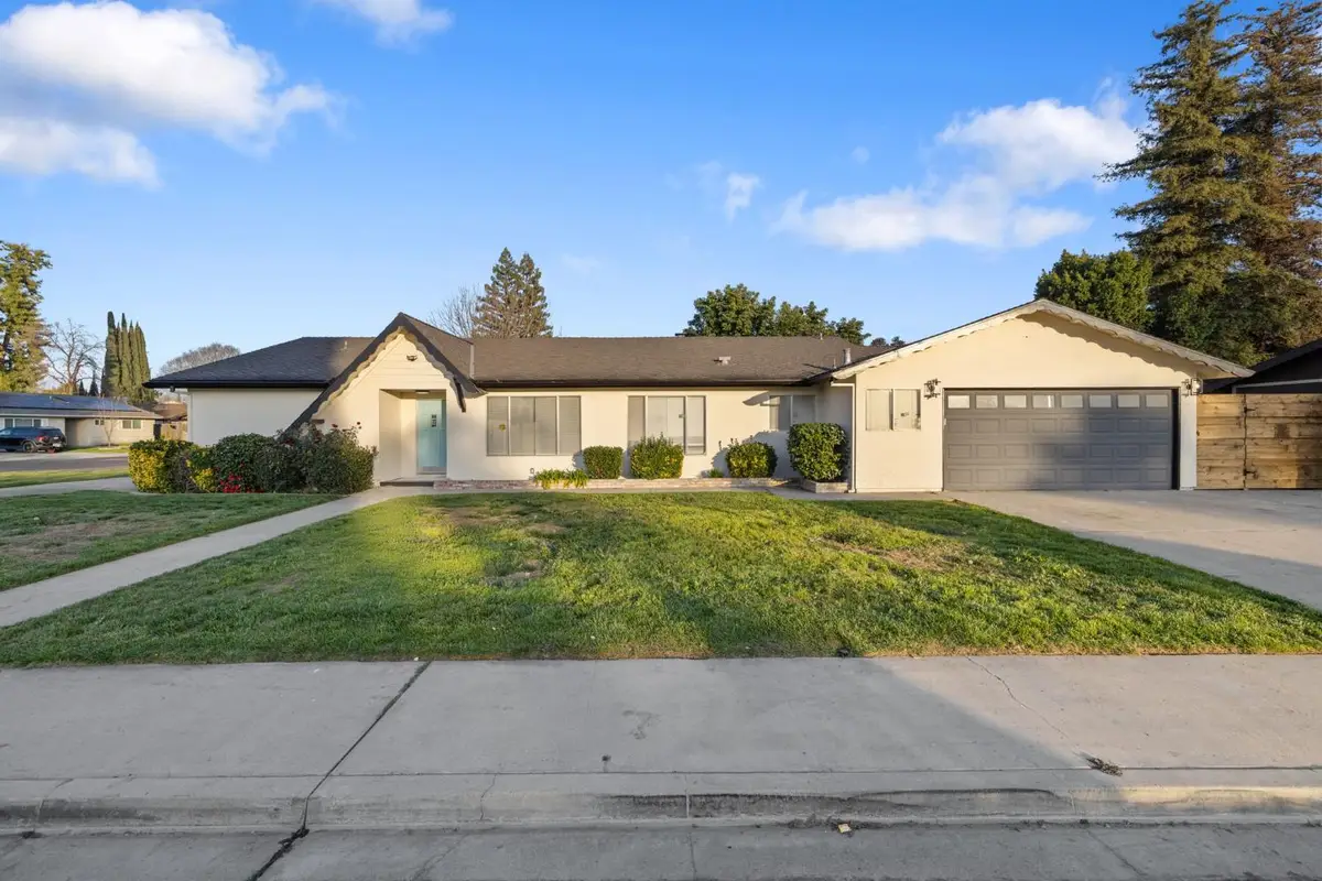 2342 S Sowell Street, Visalia, CA 93277 - Image #1