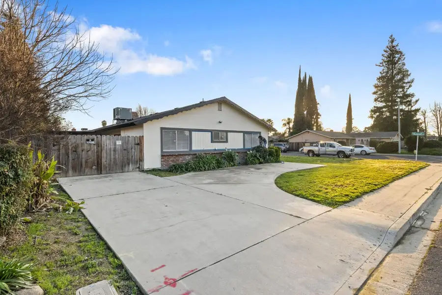 2342 S Sowell Street, Visalia, CA 93277 - Image #3