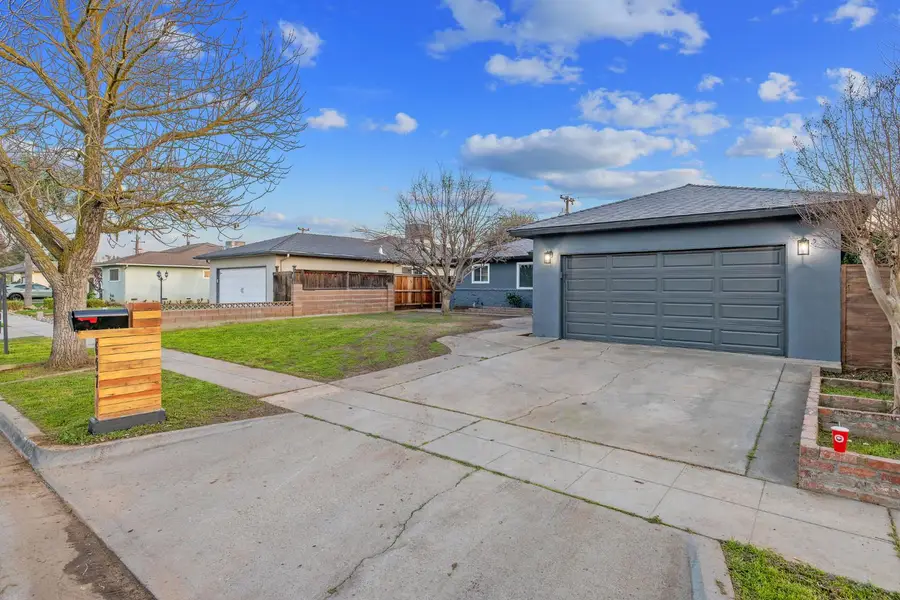 697 E Scott Avenue, Fresno, CA 93710 - Image #2