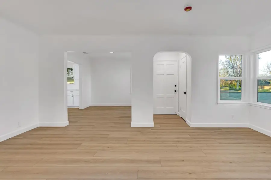 1491 N Farris Avenue, Fresno, CA 93728 - Image #2