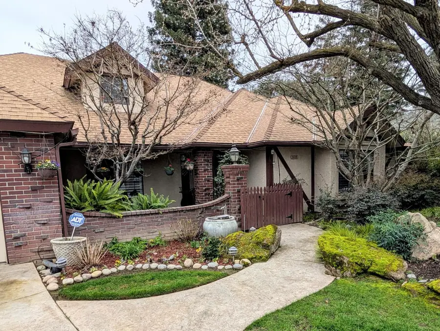 8448 N Bond Street, Fresno, CA 93720 - #3