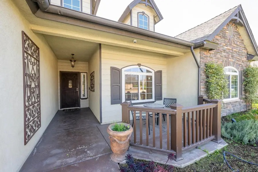 334 Vermont Avenue, Clovis, CA 93619 - #2