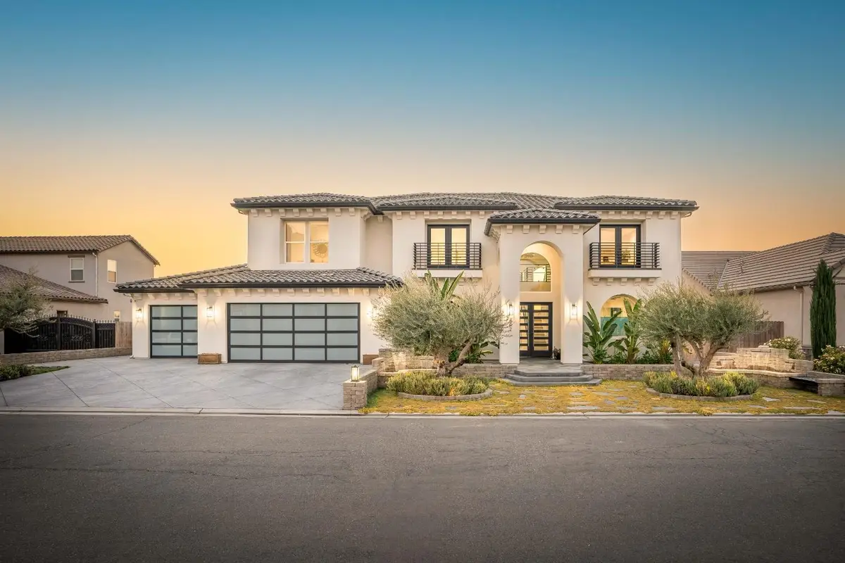 402 S Michelle Ave, Kerman, CA 93630 - Image #1