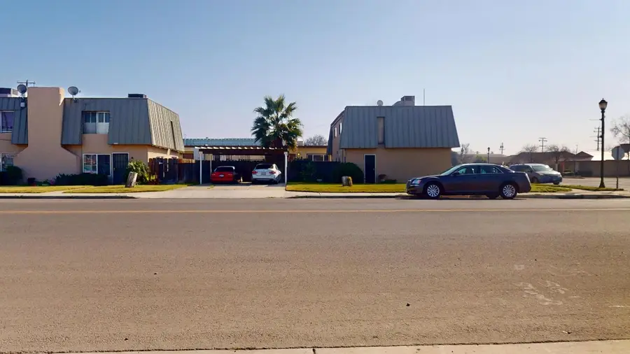 1526 8th Street, Firebaugh, CA 93622 - #3