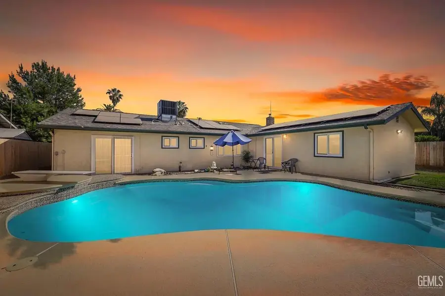 1807 E Sonora Avenue, Tulare, CA 93274 - Image #2