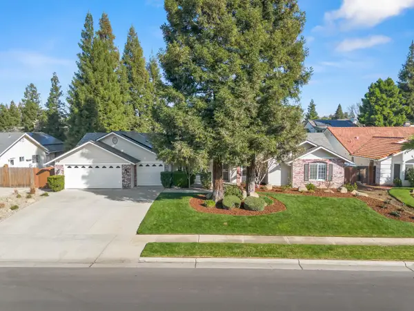 1061 N Armstrong Avenue, Clovis, CA 93611