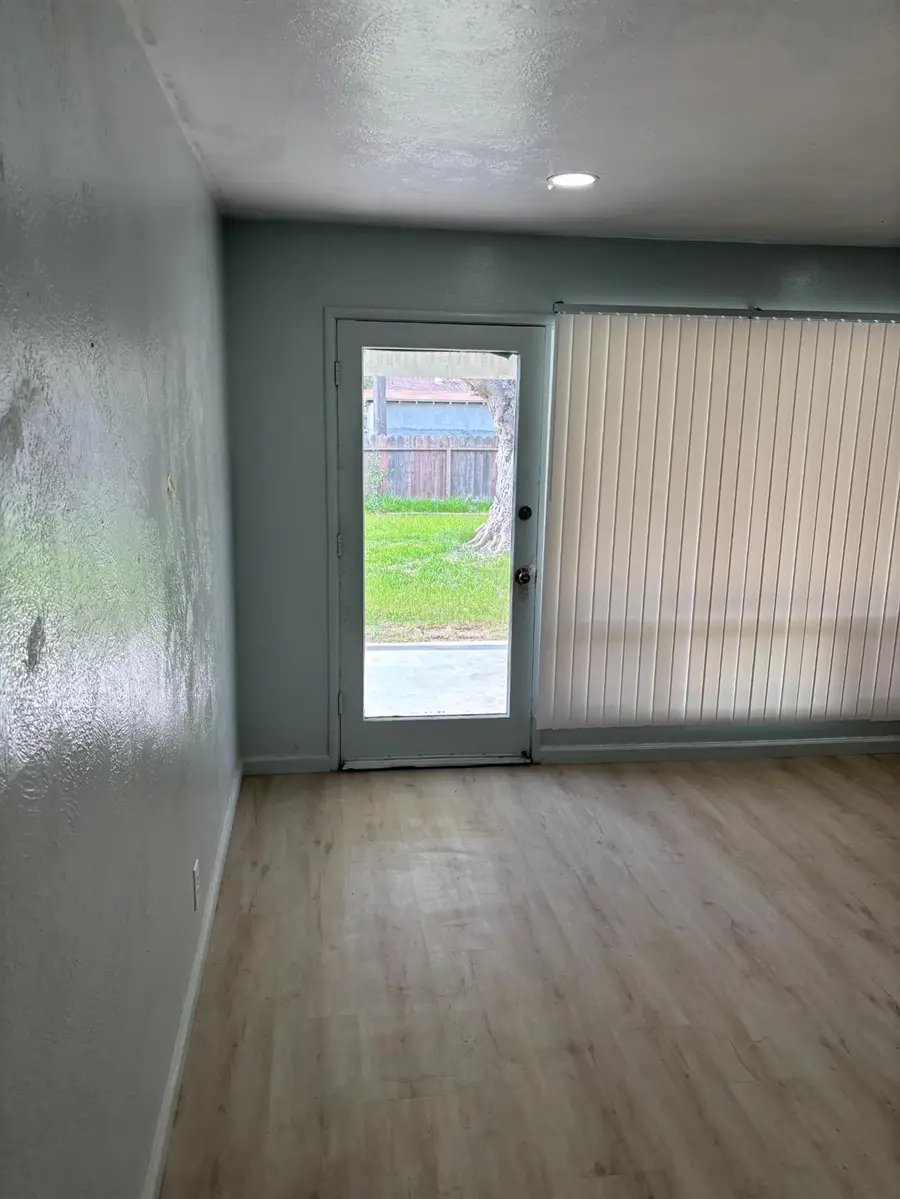 1353 N Adler Avenue, Fresno, CA 93727 - Image #3