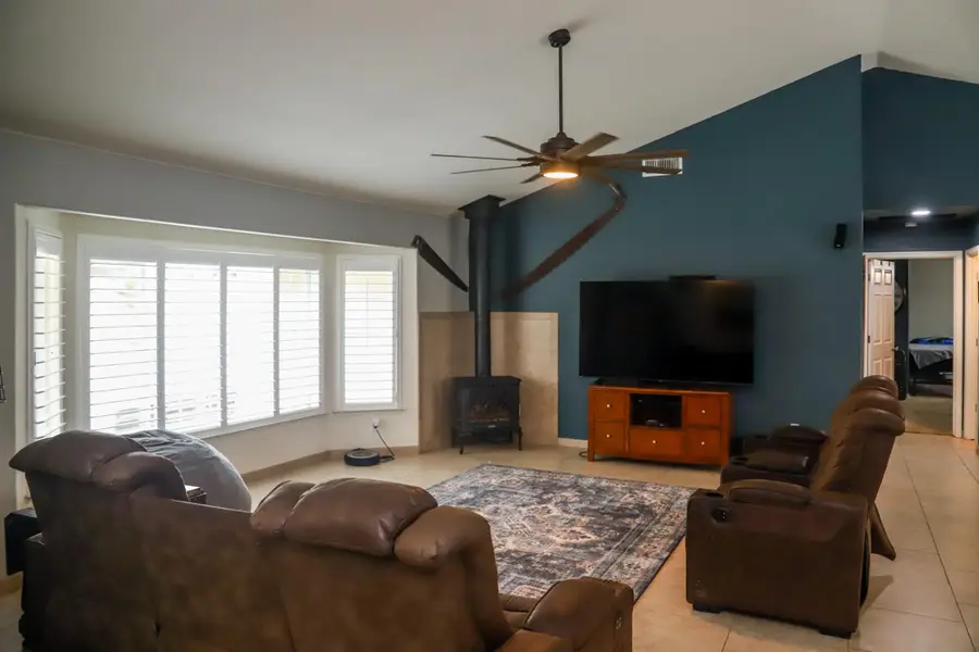 33478 Spreading Oak Lane, Auberry, CA 93602 - Image #3