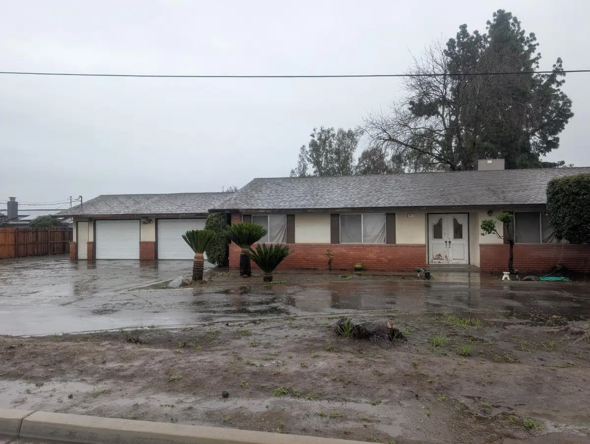 2418 N Fowler Avenue, Fresno, CA 93727 - #1