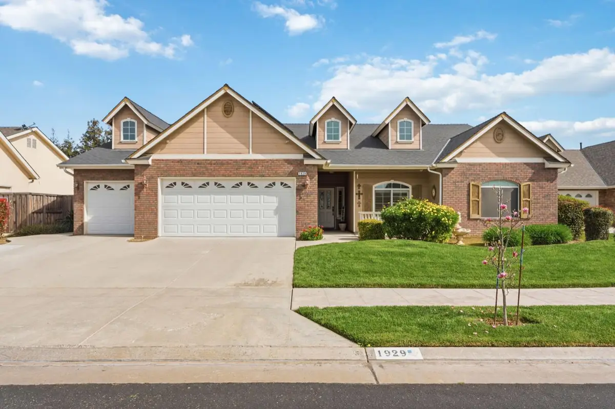 1929 N Harvard Avenue, Clovis, CA 93619 - #1