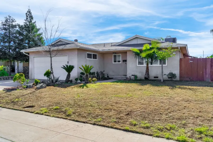 882 W National Avenue, Clovis, CA 93612 - #2