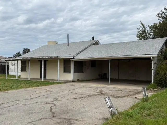 207 Howard Street, Clovis, CA 93612 - #3