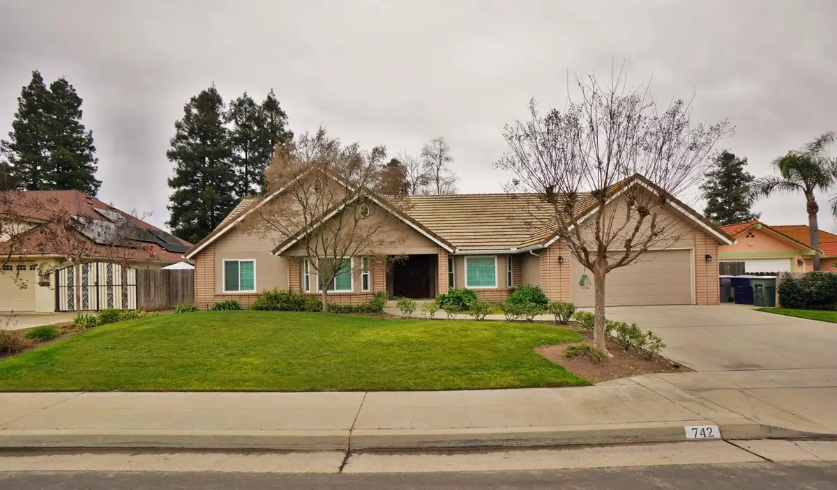742 W Ellery Avenue, Clovis, CA 93612 - #1