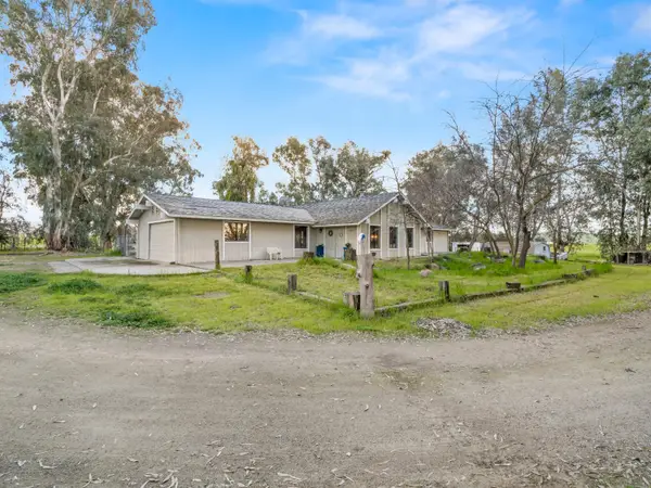 14295 E Nees Avenue, Clovis, CA 93619