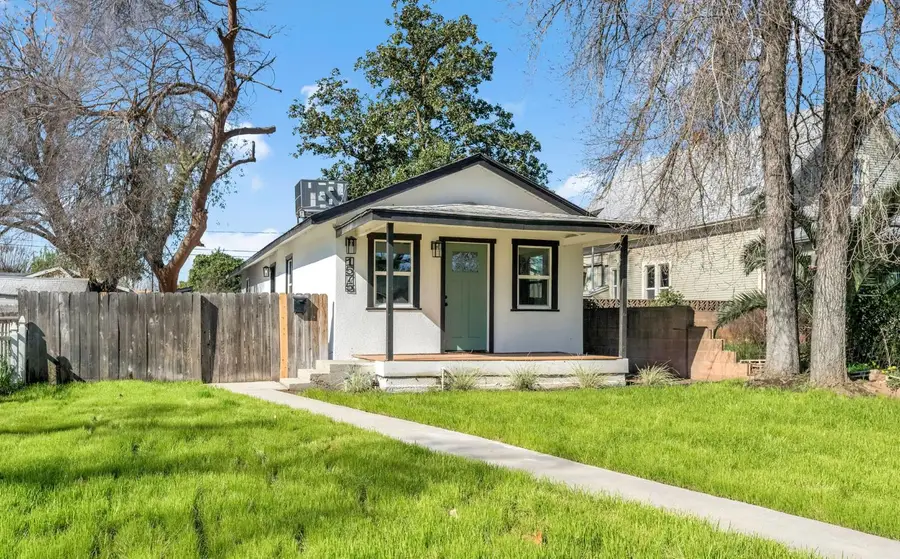 1575 19th Avenue, Kingsburg, CA 93631 - #2