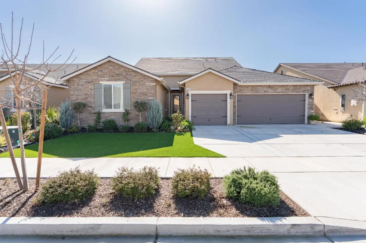 2241 E Monte Verde Court, Visalia, CA 93292 - #1