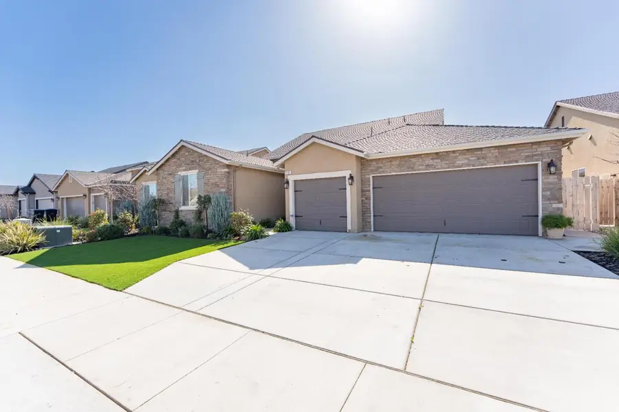 2241 E Monte Verde Court, Visalia, CA 93292 - #2