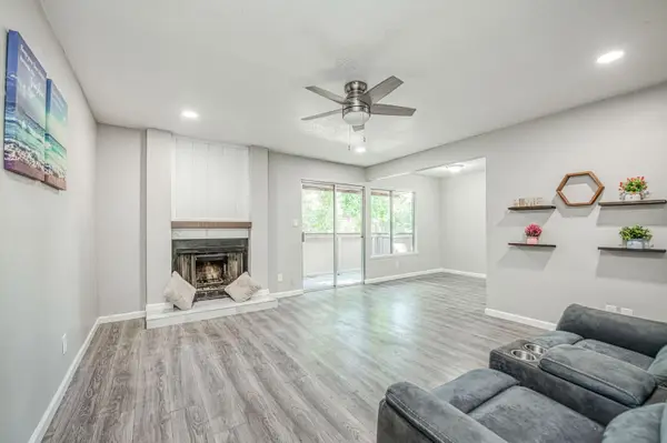 1550 W Ashlan Avenue #208, Fresno, CA 93705