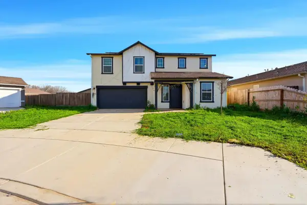 2456 Wolf Creek Place, Tulare, CA 93274