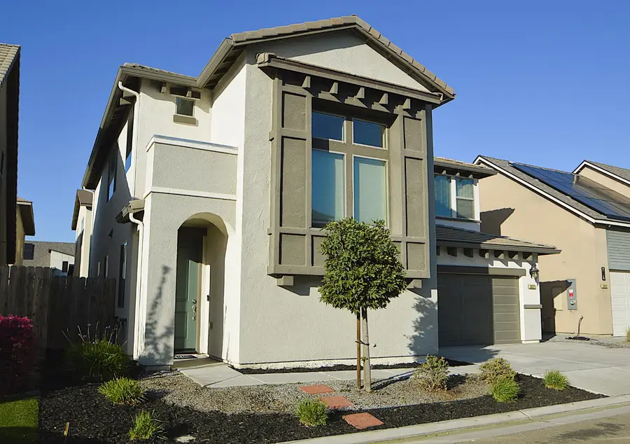 3412 W 3412 W. Venice, Visalia, CA 93277 - #3