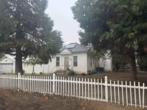 20745 S Pio Pico, Laton, CA 93242